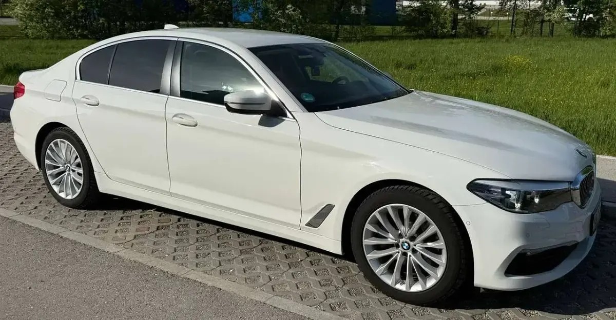 Gebraucht BMW 520 190 PS (139 kW) 2018 Alpinweiss iii Limousine