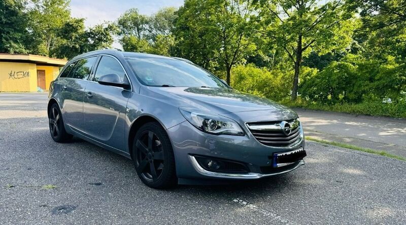 Grau Gebraucht 2016 Opel Insignia Sport Kombi | 6.599 € (Guter Preis) - Bild 1/4
