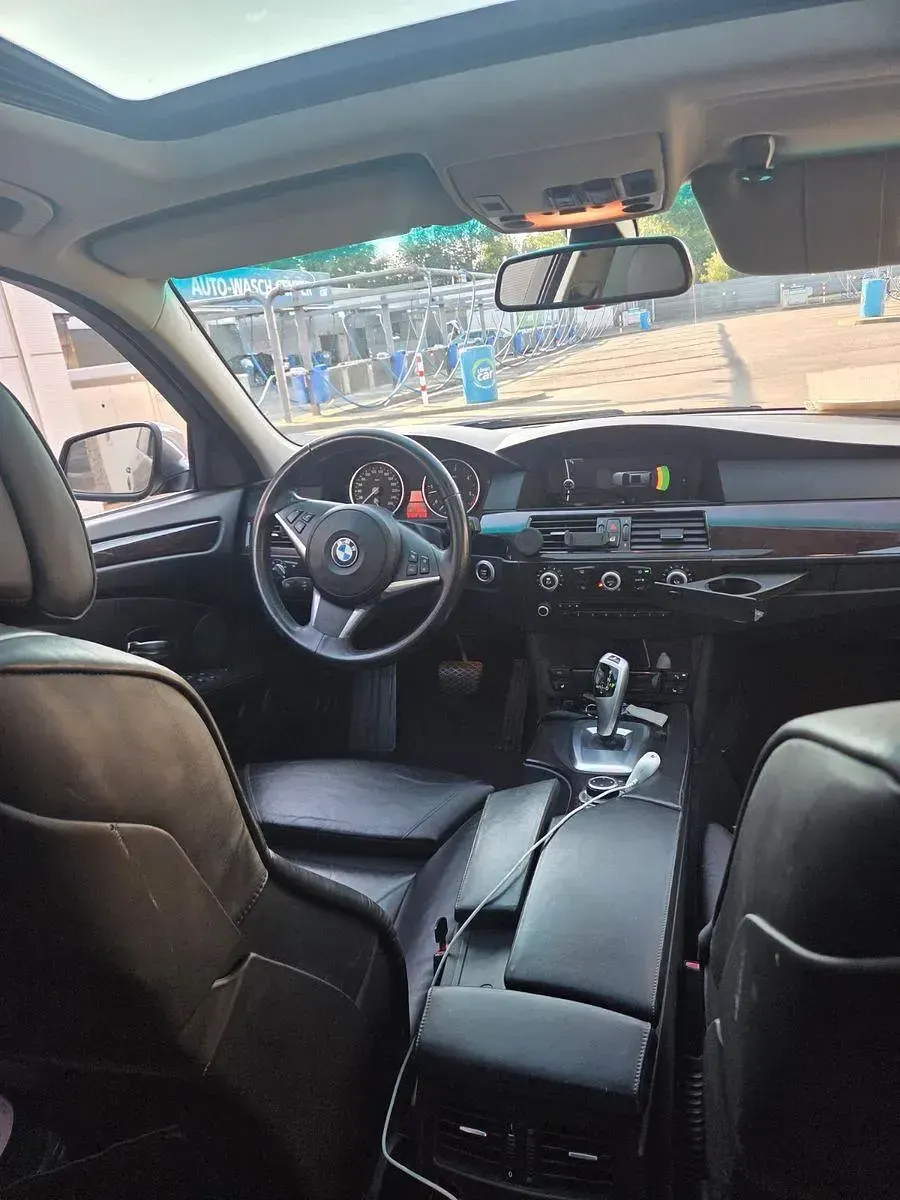 Gebraucht BMW 530 Exclusive 235 PS (172 kW) 2010 Schwarz Kombi