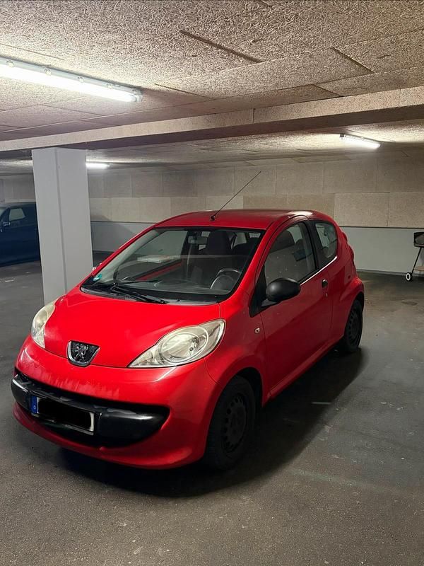 Rot Gebraucht 2008 Peugeot 107 Kleinwagen | 799 € (Guter Preis) - Bild 1/4