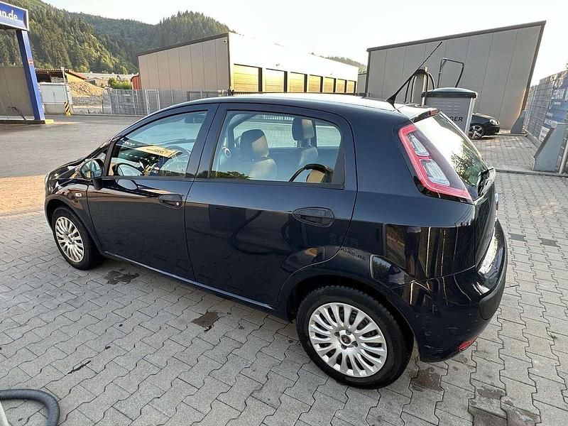Gebraucht Fiat Punto 86 PS (63 kW) 2011 Limousine