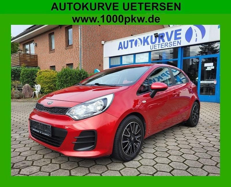 Rot Gebraucht 2017 Kia Rio Plus Limousine | 7.250 € (Fairer Preis) - Bild 1/4