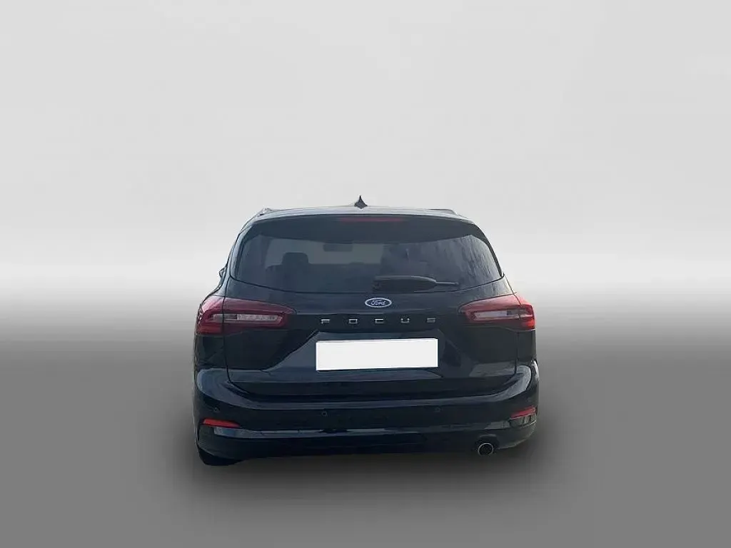 Gebraucht Ford Focus Titanium 125 PS (91 kW) 2024 Schwarz