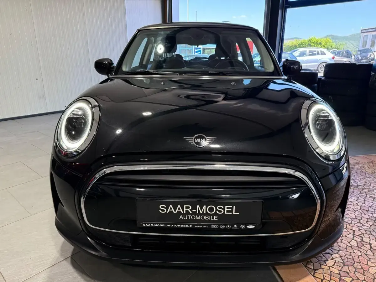 Gebraucht Mini ONE Essential 102 PS (75 kW) 2022 Schwarz Kleinwagen