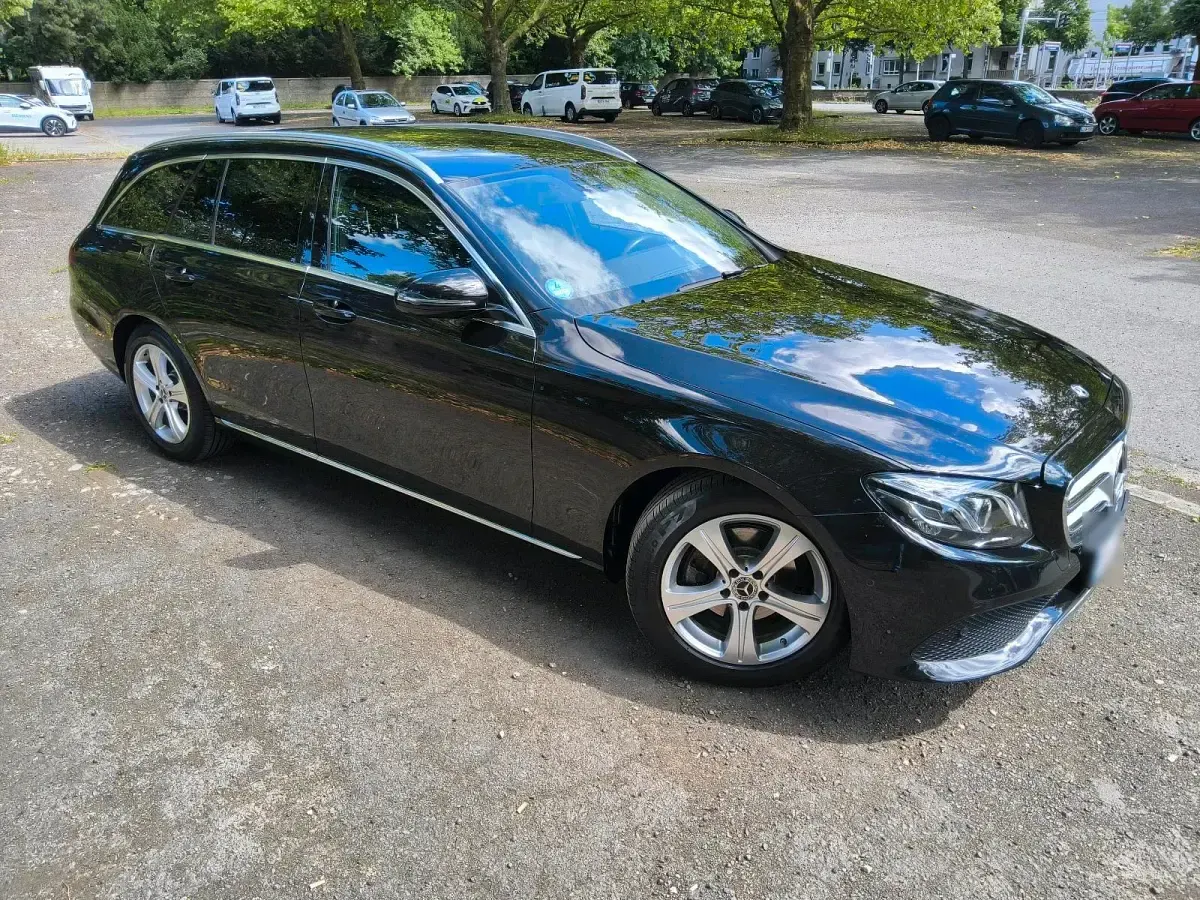 Gebraucht Mercedes E220 194 PS (142 kW) 2017 Schwarz Kombi