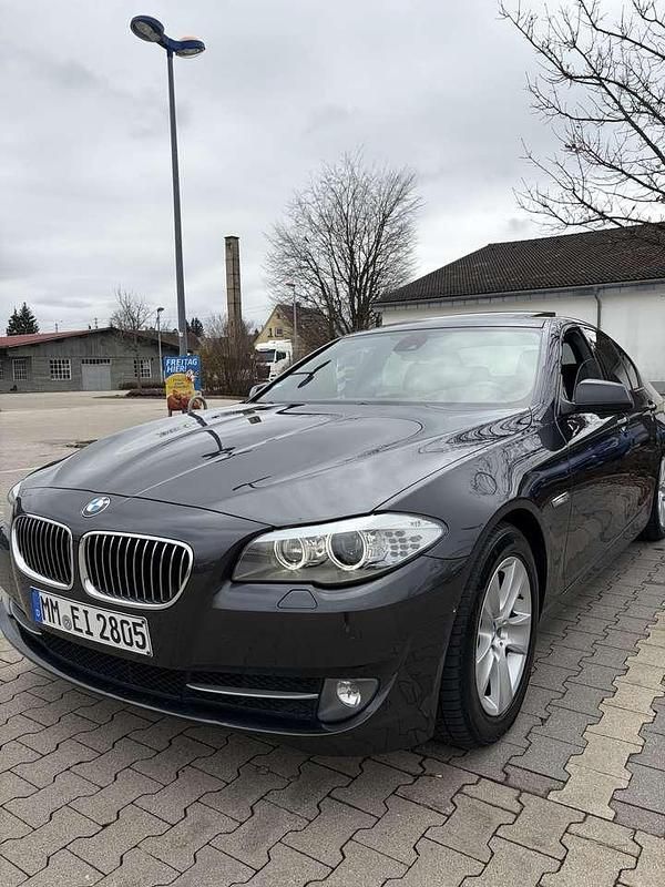 Second-hand BMW 525 218 CP (160 kW) 2011 Gri Berlinǎ