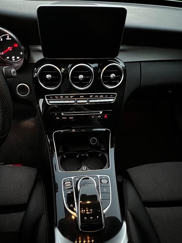 Gebraucht Mercedes C250 204 PS (150 kW) 2017 Grün Kombi