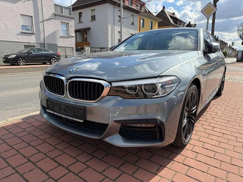 Gebraucht BMW 530e M Sport 184 PS (135 kW) 2019 Bluestone metallic Limousine