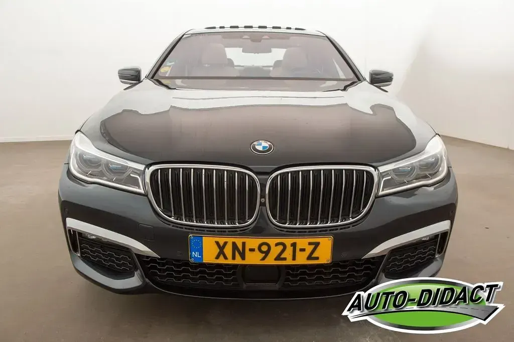 Gebraucht BMW 740 320 PS (235 kW) 2019 Grau Limousine