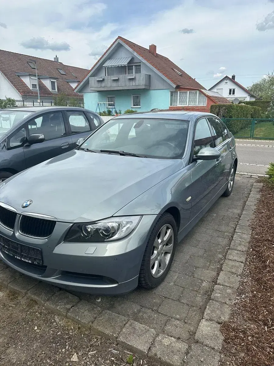 Gebraucht BMW 320 170 PS (125 kW) 2007 Grau Limousine