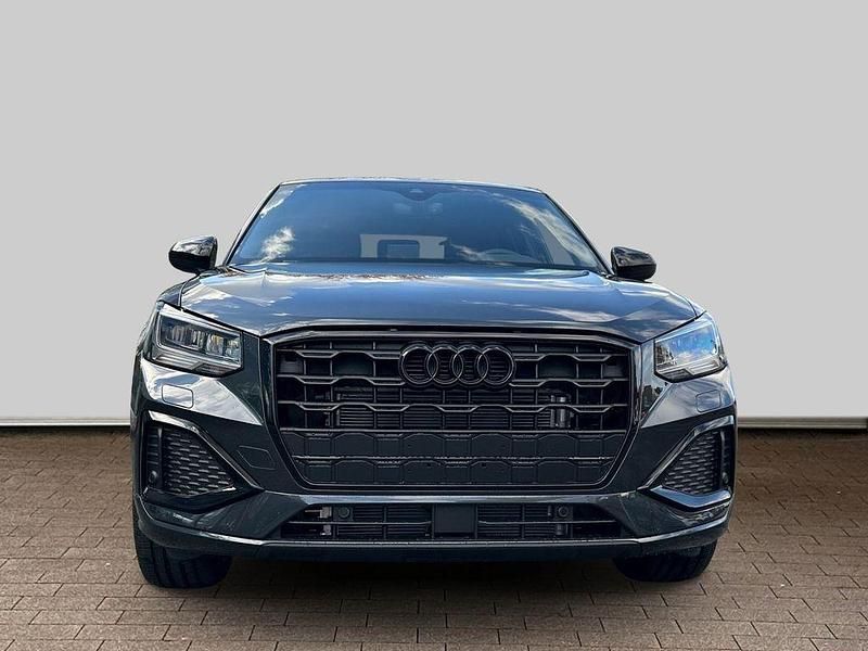 Neu Audi Q2 Advanced Plus 150 PS (110 kW) 2026 Grau SUV