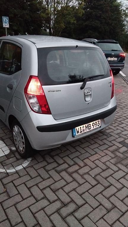 Grau Gebraucht 2011 Hyundai i10 Kleinwagen | 2.280 € (Guter Preis) - Bild 1/4
