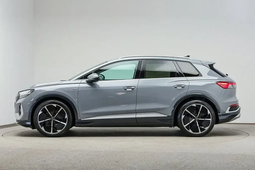 Gebraucht Audi Q4 e-tron S-Line 194 kW (265 PS) 2023 Kieselgrau SUV