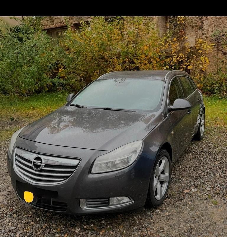 Grau Gebraucht 2014 Opel Insignia Kombi | 3.849 € (Guter Preis) - Bild 1/2