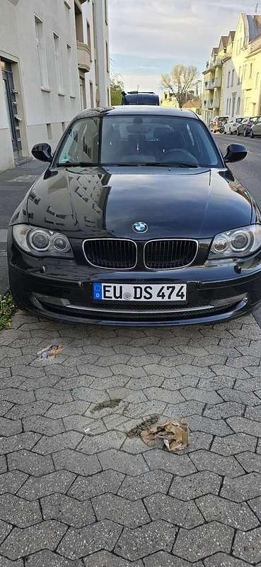 Schwarz Gebraucht 2010 BMW 118 Kleinwagen | 5.500 € (Etwas zu teuer) - Bild 1/4