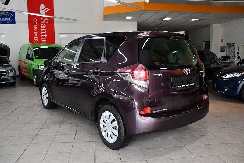 Gebraucht Toyota Verso-S Club 90 PS (66 kW) 2015 Violett Van / Kleinbus