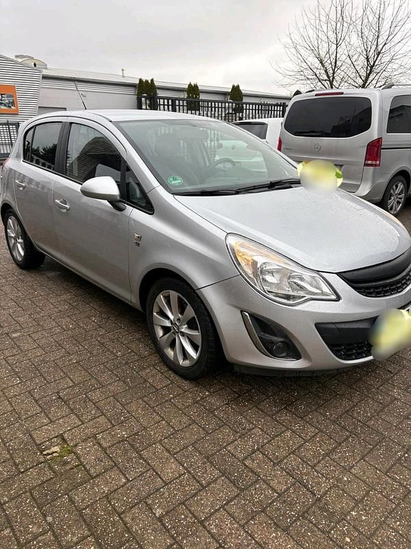 Gebraucht Opel Corsa 87 PS (63 kW) 2012 Silber Kleinwagen