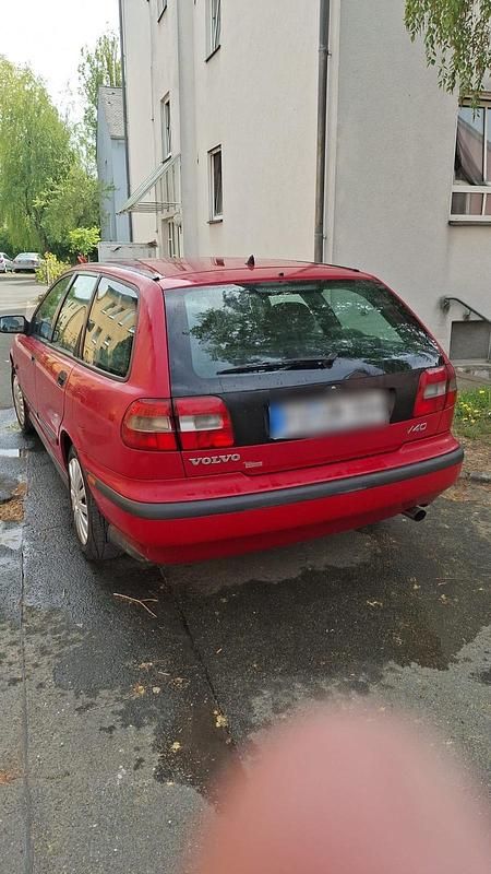 Gebraucht Volvo V40 116 PS (85 kW) 1999 Rot Kombi
