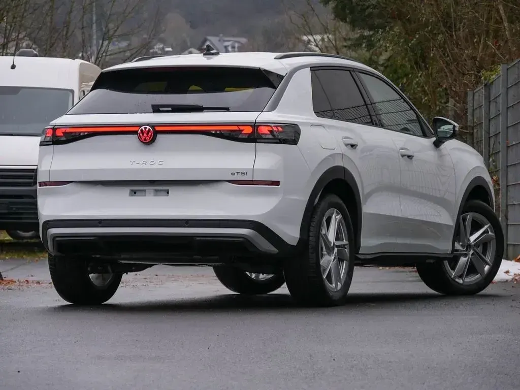 Gebraucht VW T-Roc 150 PS (110 kW) 2026 Weiß SUV