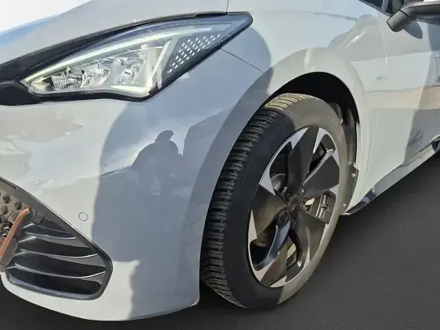 Używany Cupra Born 150 kW (204 KM) 2024 Szary Hatchback