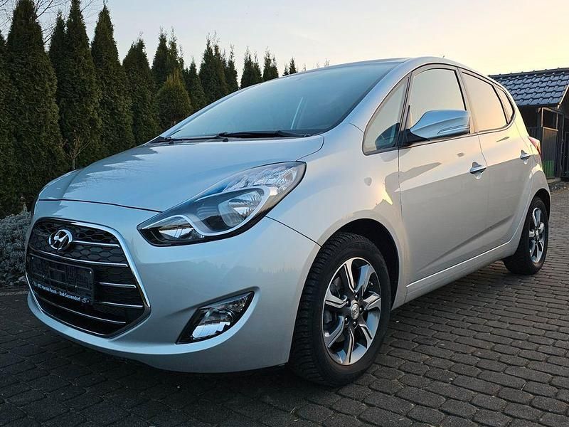 Gebraucht Hyundai i20 Space Plus 125 PS (91 kW) 2019 Silber Kleinwagen