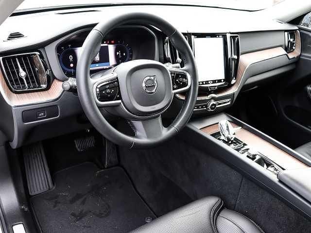 Gebraucht Volvo XC60 Ultimate 250 PS (183 kW) 2023 Crystal white (metallic) SUV