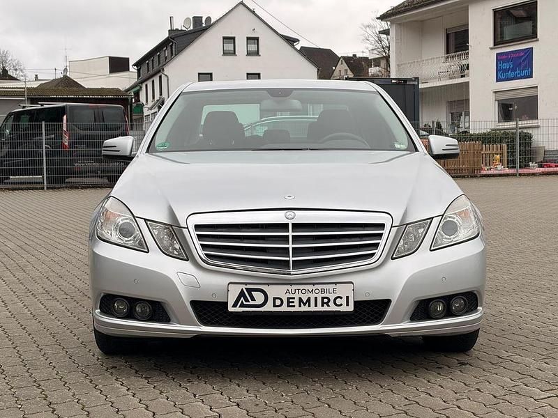 Gebraucht Mercedes E220 170 PS (125 kW) 2010 Silber Limousine