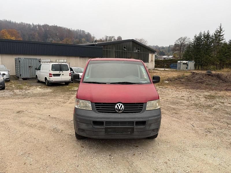 Rot Gebraucht 2009 VW T5 Van | 8.500 € (Teuer) - Bild 1/4