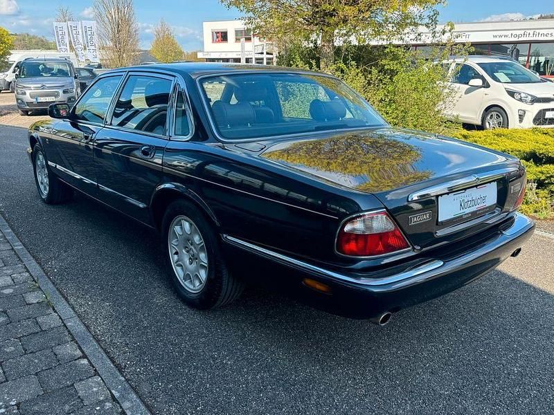 Gebraucht Jaguar XJ Sovereign 284 PS (208 kW) 2000 Schwarz Limousine