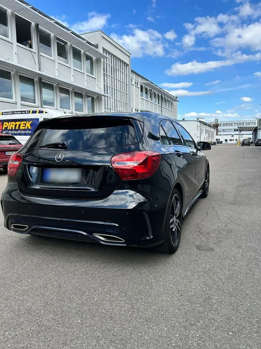 Gebraucht Mercedes 220 AMG 177 PS (130 kW) 2015 Schwarz Limousine