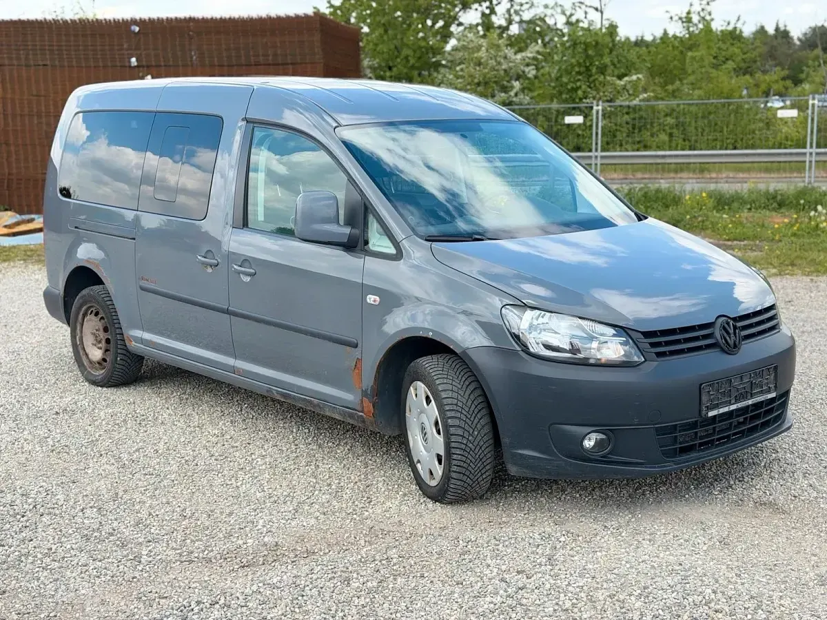 Usata VW Caddy 102 CV (75 kW) 2011 Grigio Monovolume