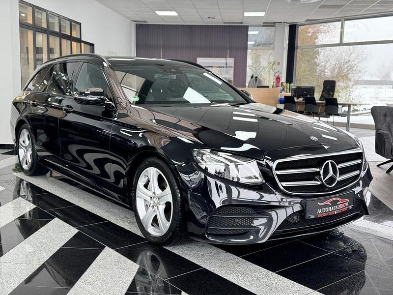 Gebraucht Mercedes E220 AMG line 194 PS (142 kW) 2016 Schwarz Limousine