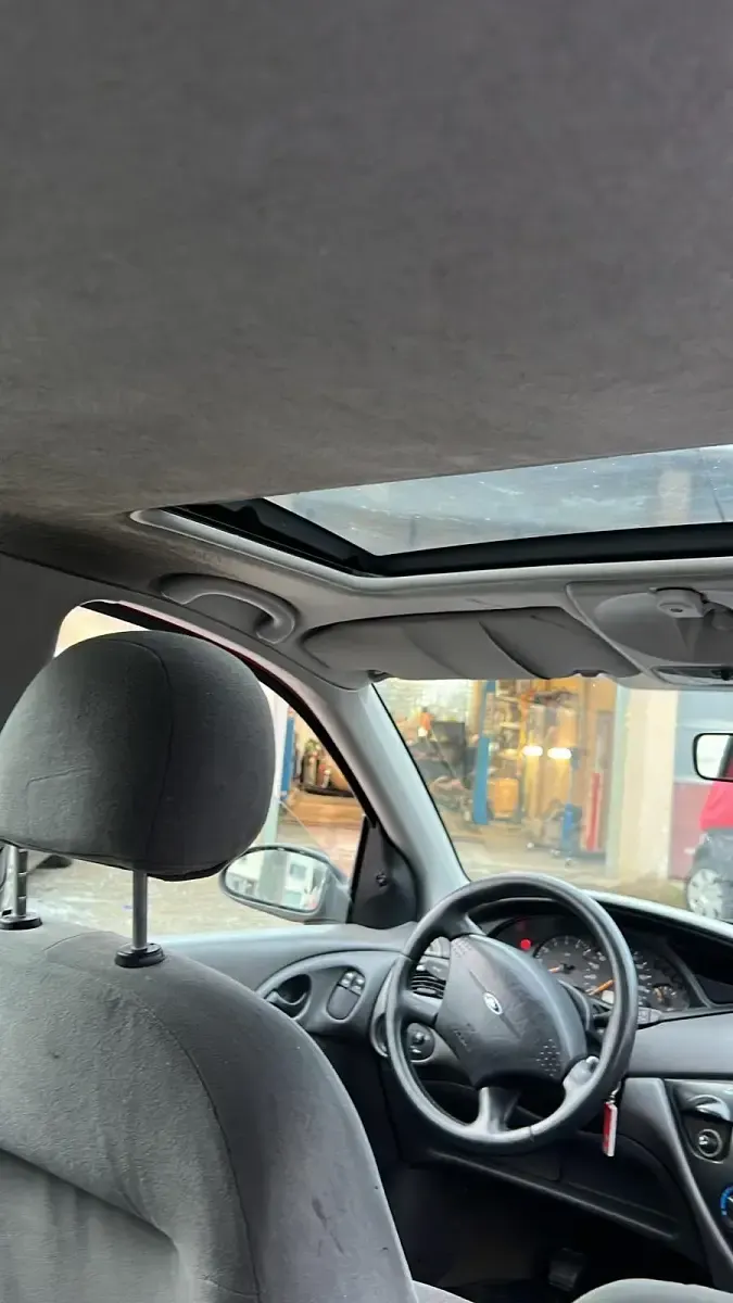 Gebraucht Ford Focus 75 PS (55 kW) 1998 Rot Limousine