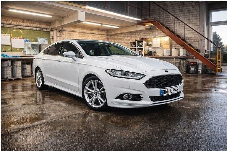 Gebraucht Ford Mondeo 209 PS (153 kW) 2016 Weiß Limousine