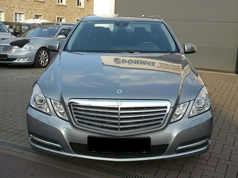 Gebraucht Mercedes E300 231 PS (169 kW) 2011 Grau Limousine