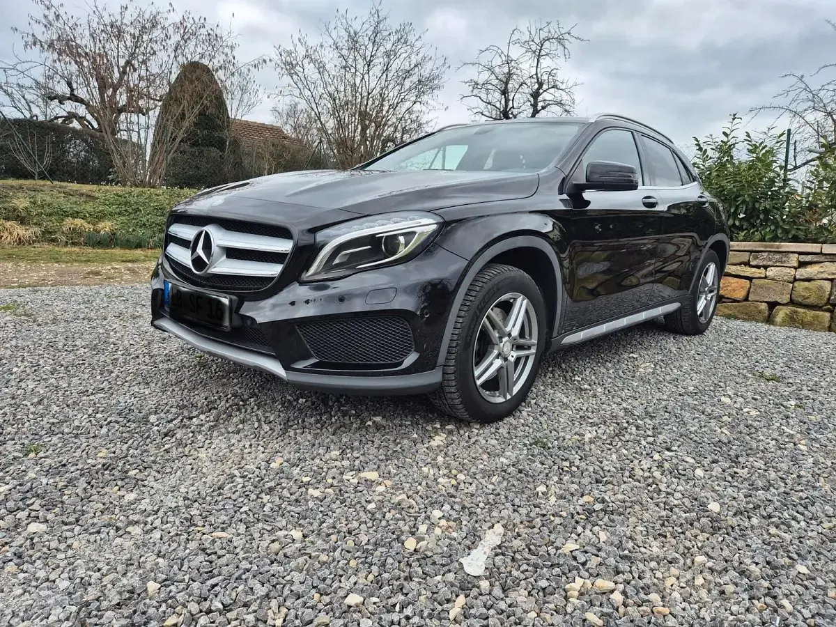 Gebraucht Mercedes GLA250 AMG line 211 PS (155 kW) 2015 Schwarz SUV