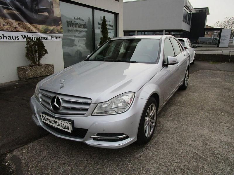 Gebraucht Mercedes C180 156 PS (114 kW) 2013 Silber Limousine