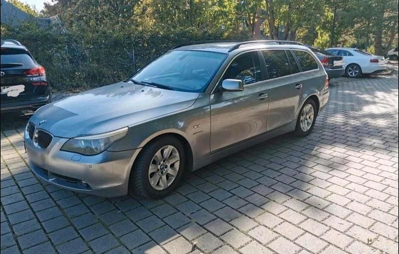 Gebraucht BMW 525 177 PS (130 kW) 2006 Grau Kombi