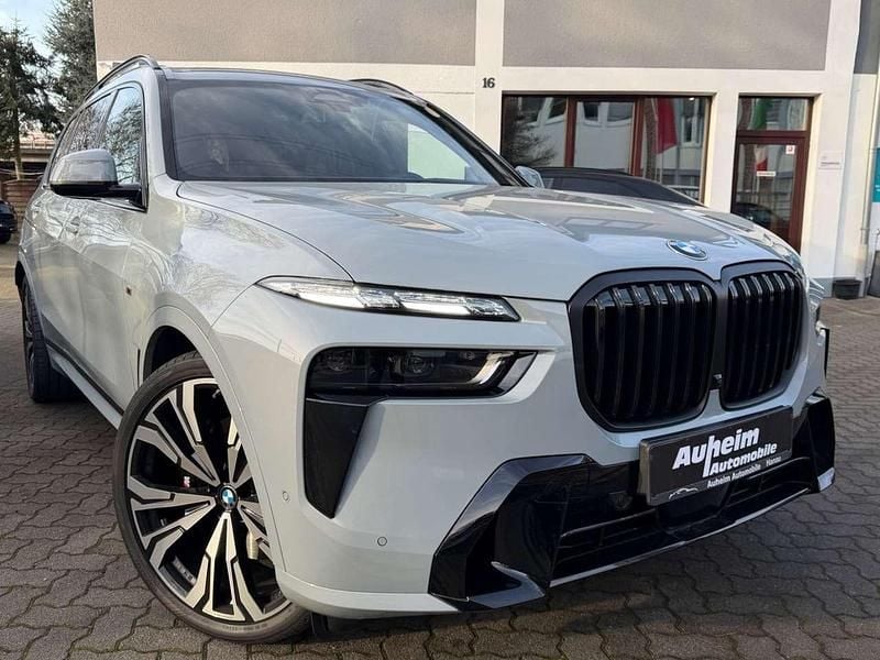 Brooklyn grau Gebraucht 2025 BMW X7 M Sport SUV | 108.885 € (Fairer Preis) - Bild 1/4