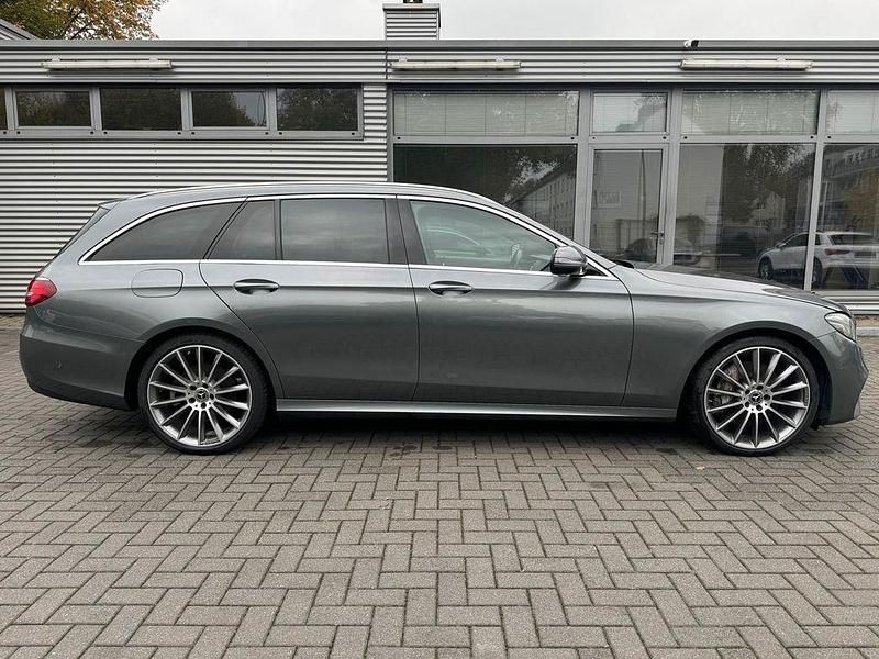 Gebraucht Mercedes E350 AMG line 258 PS (189 kW) 2017 Grau Kombi