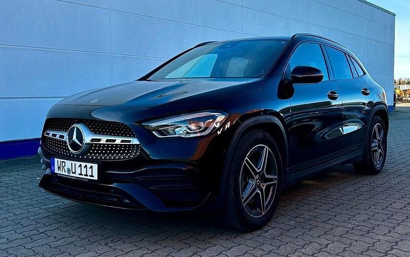 Schwarz Gebraucht 2021 Mercedes GLA250 AMG SUV | 36.600 € (Guter Preis) - Bild 1/4