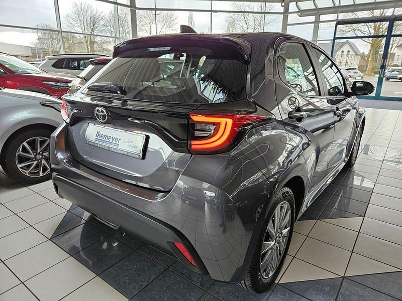 Gebraucht Toyota Yaris Team 125 PS (91 kW) 2022 Grau Kleinwagen