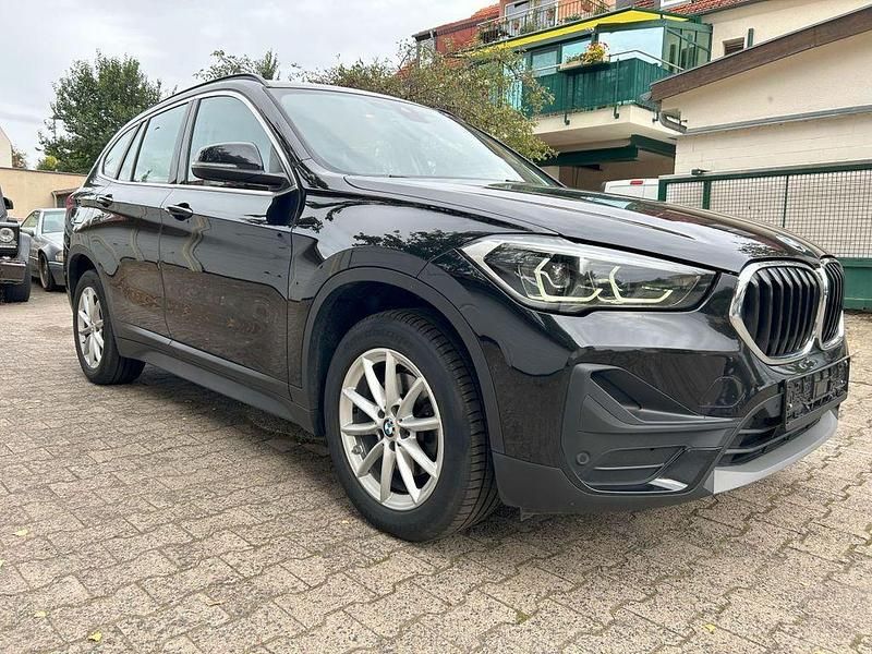Schwarz Gebraucht 2020 BMW X1 Advantage SUV | 18.900 € (Guter Preis) - Bild 1/4