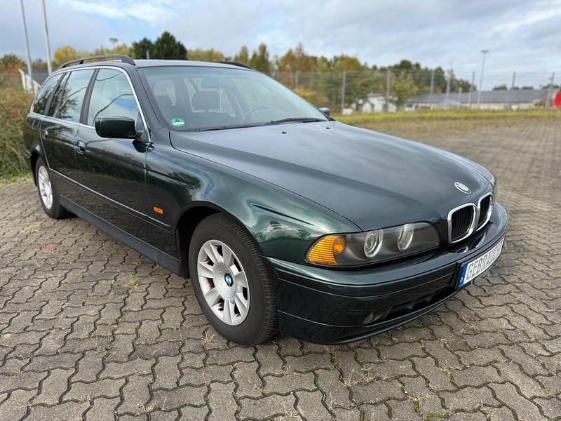 Grün Gebraucht 2003 BMW 520 Kombi | 1.290 € (Superpreis) - Bild 1/4