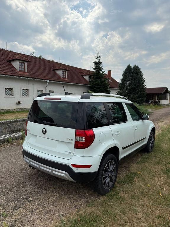 Gebraucht Skoda Yeti Tour 110 PS (80 kW) 2015 Weiß SUV