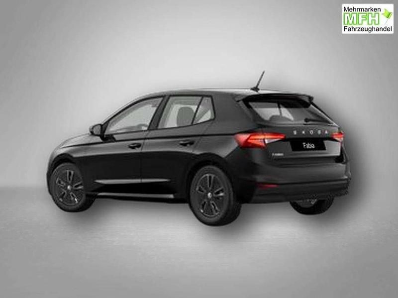 Neu Skoda 110 R Selection 150 PS (110 kW) 2026 Raceblau metallic Limousine