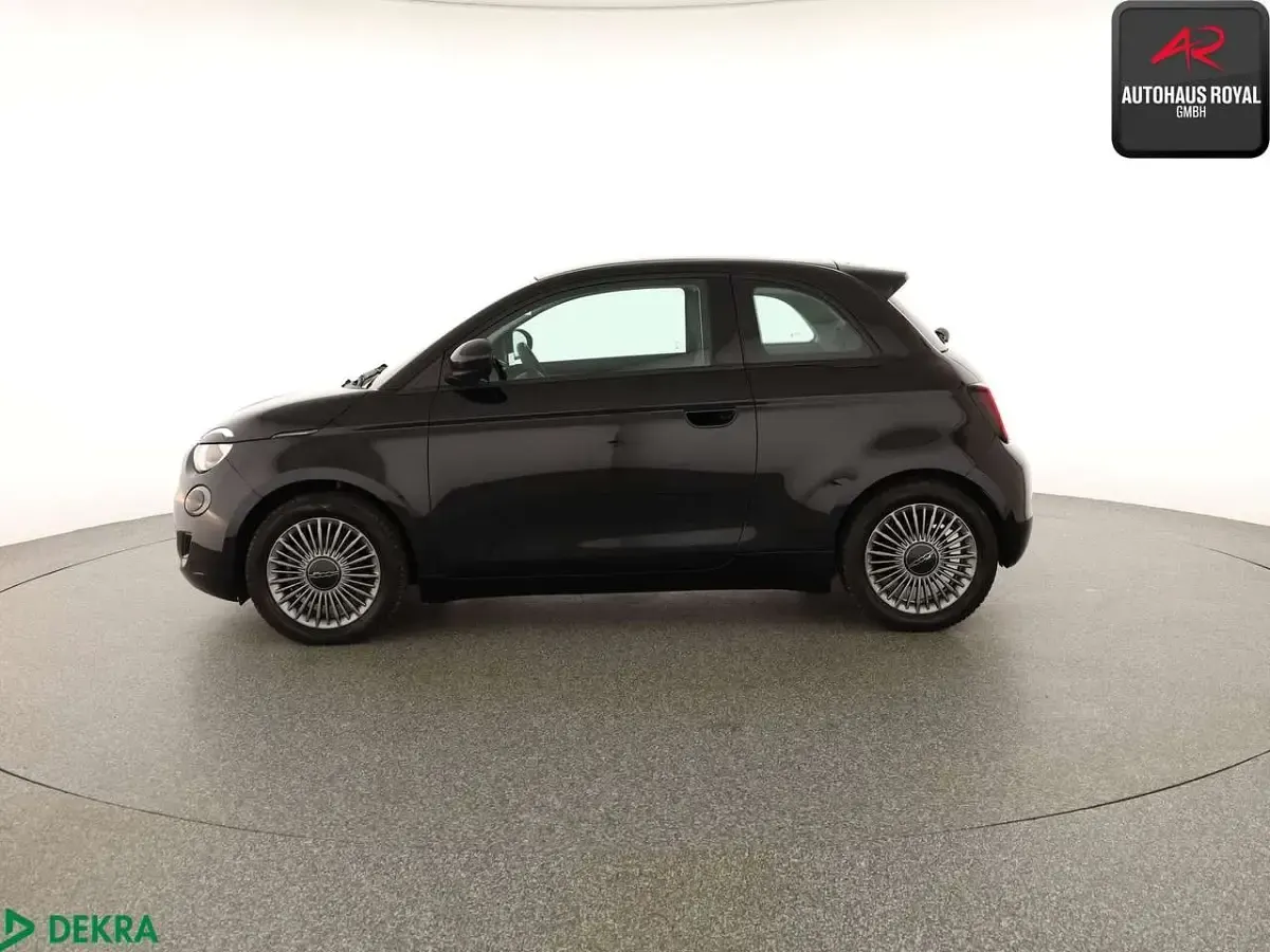 Gebraucht Fiat 500e Icon 86 kW (118 PS) 2022 Colore esterno (onyx schwarz) Kleinwagen