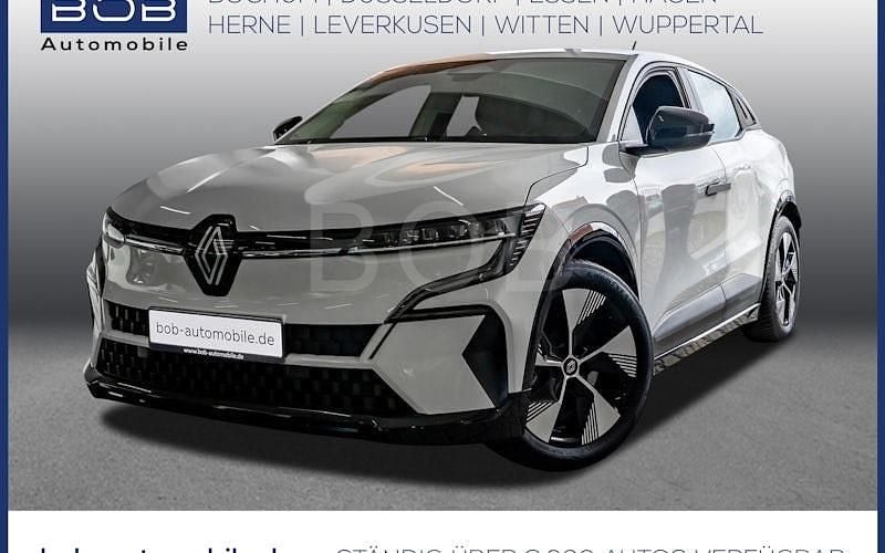 Arktis weiß Gebraucht 2022 Renault Megane E-Tech Equilibre Limousine | 21.444 € (Fairer Preis) - Bild 1/3