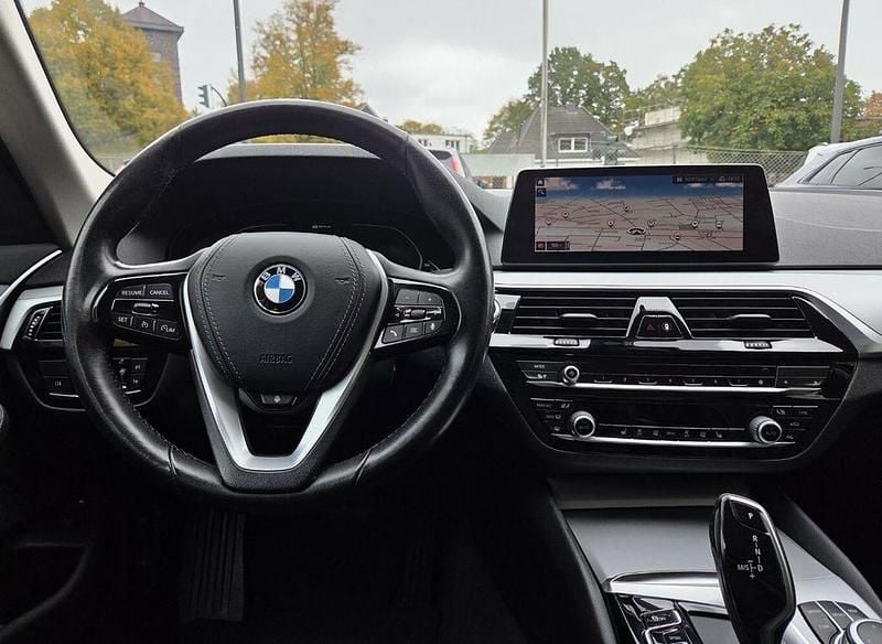 Gebraucht BMW 545e 394 PS (289 kW) 2021 Schwarz Limousine