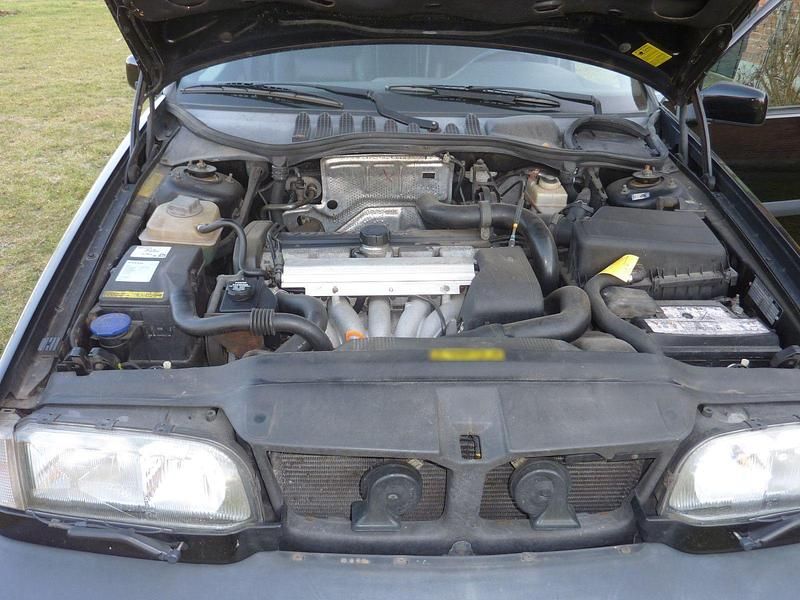 Second-hand Volvo 850 193 CP (141 kW) 1996 Negru Break